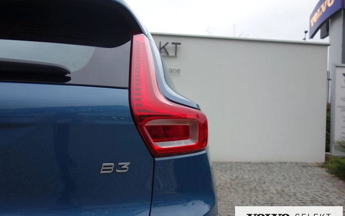 Volvo XC 40 cena 159900 przebieg: 40871, rok produkcji 2022 z Warszawa małe 631